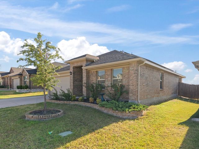 2225 Blythwood Trail, Fort Worth, TX 76108