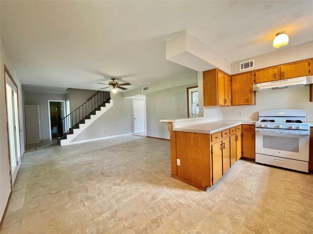 509 Dwyer Street, Angleton, TX 77515