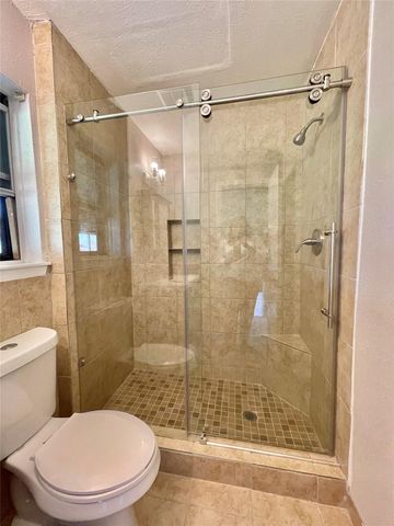 509 Dwyer Street, Angleton, TX 77515