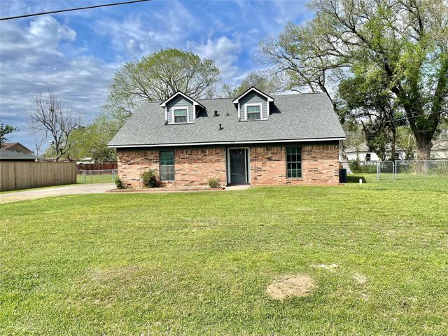 509 Dwyer Street, Angleton, TX 77515