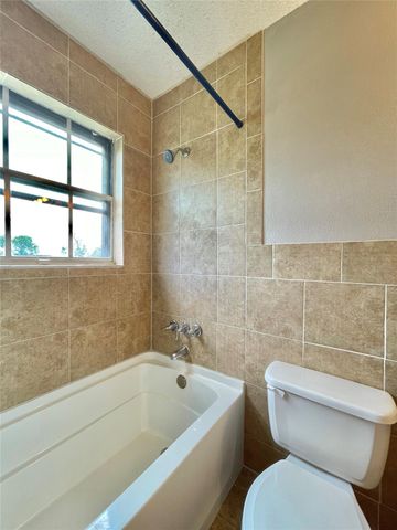 509 Dwyer Street, Angleton, TX 77515