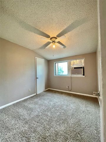 509 Dwyer Street, Angleton, TX 77515