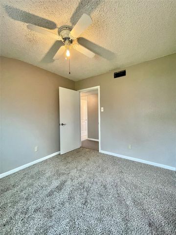 509 Dwyer Street, Angleton, TX 77515