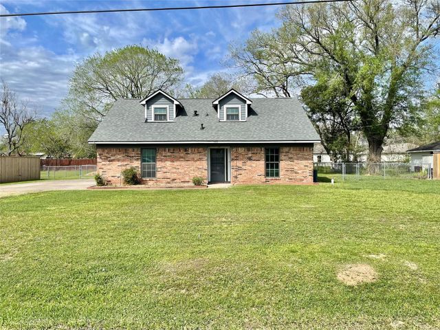 509 Dwyer Street, Angleton, TX 77515