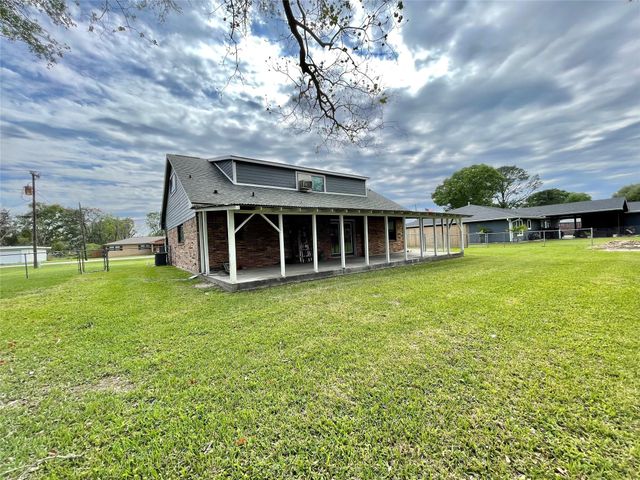 509 Dwyer Street, Angleton, TX 77515