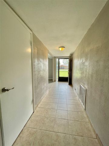 509 Dwyer Street, Angleton, TX 77515