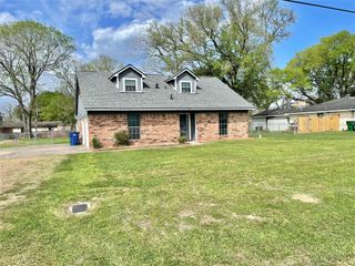 509 Dwyer Street, Angleton, TX 77515