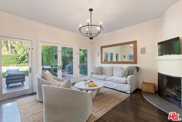 1154 N Wetherly Drive, Los Angeles, CA 90069