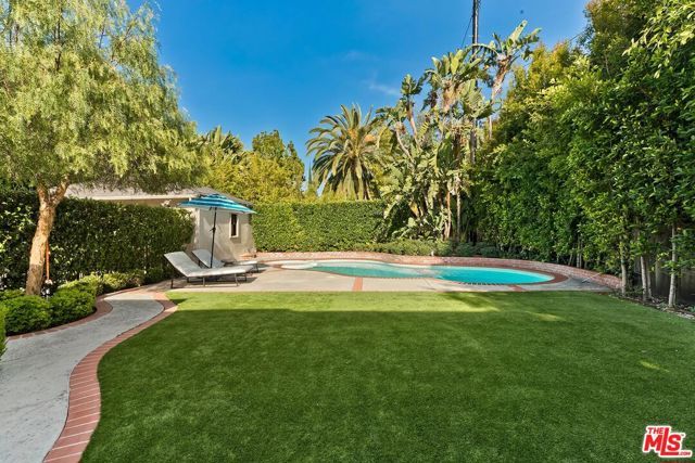1154 N Wetherly Drive, Los Angeles, CA 90069