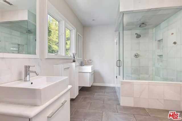 1154 N Wetherly Drive, Los Angeles, CA 90069