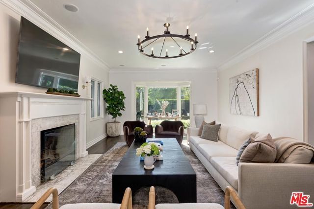 1154 N Wetherly Drive, Los Angeles, CA 90069