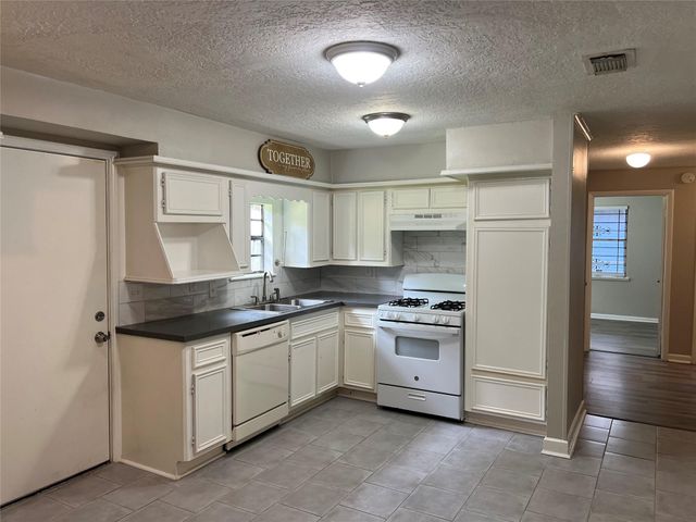 9505 Everglade Drive, Houston, TX 77078