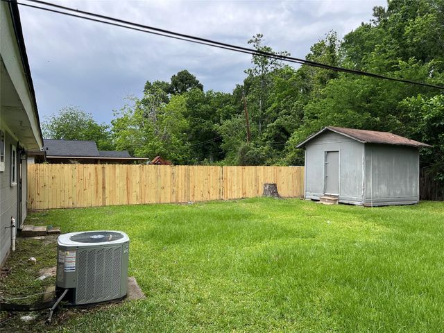 9505 Everglade Drive, Houston, TX 77078