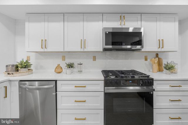 1802 E LAFAYETTE AVE, Baltimore, MD 21213