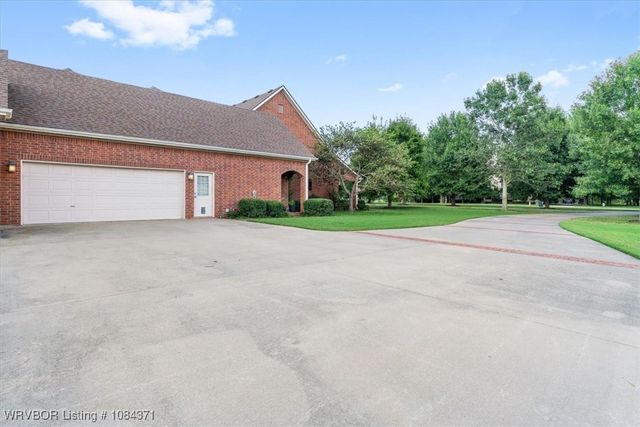 453 Sonoma Circle, Fayetteville, AR 72703