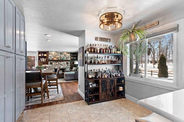 2709 SUMMERSET CIRCLE, Suamico, WI 54173