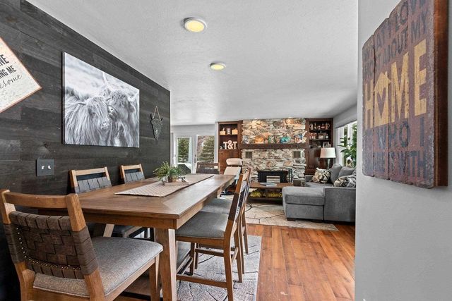 2709 SUMMERSET CIRCLE, Suamico, WI 54173