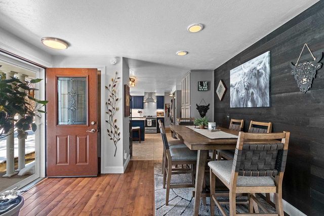 2709 SUMMERSET CIRCLE, Suamico, WI 54173