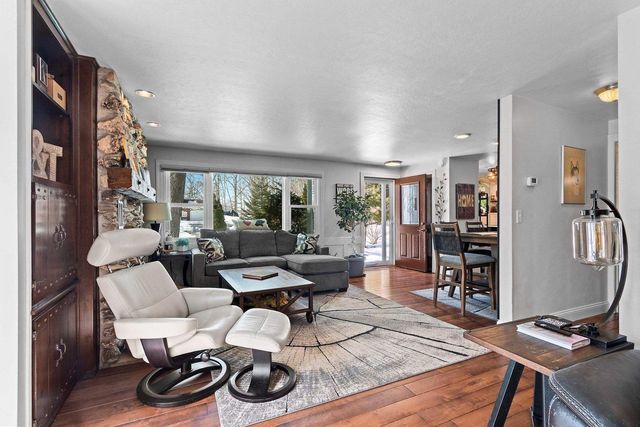 2709 SUMMERSET CIRCLE, Suamico, WI 54173