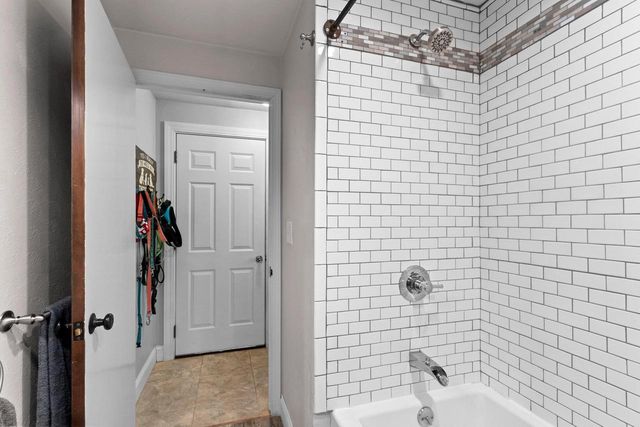 2709 SUMMERSET CIRCLE, Suamico, WI 54173