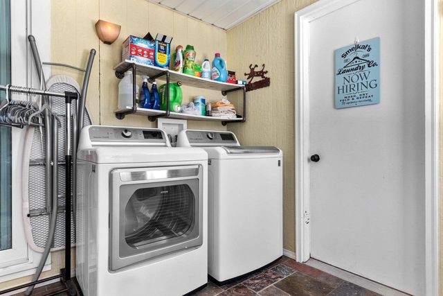 2709 SUMMERSET CIRCLE, Suamico, WI 54173