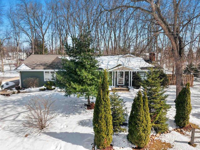 2709 SUMMERSET CIRCLE, Suamico, WI 54173