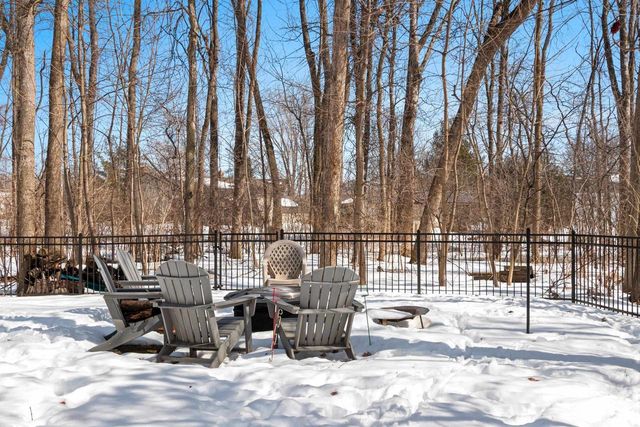 2709 SUMMERSET CIRCLE, Suamico, WI 54173