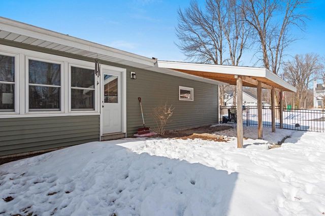 2709 SUMMERSET CIRCLE, Suamico, WI 54173
