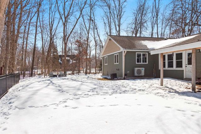 2709 SUMMERSET CIRCLE, Suamico, WI 54173