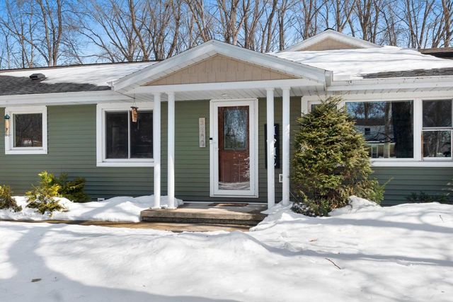 2709 SUMMERSET CIRCLE, Suamico, WI 54173