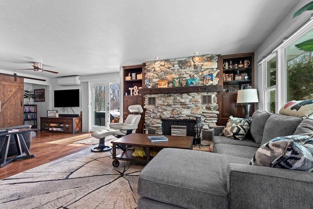 2709 SUMMERSET CIRCLE, Suamico, WI 54173