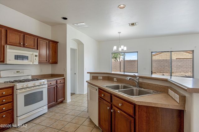 6272 W Mesa Garden Drive, Tucson, AZ 85757