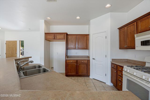 6272 W Mesa Garden Drive, Tucson, AZ 85757