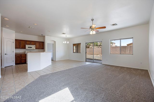 6272 W Mesa Garden Drive, Tucson, AZ 85757