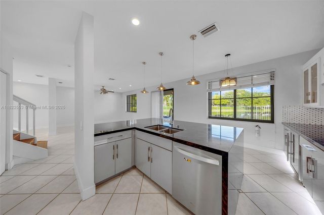 1538 Tamarind Ct 0, Weston, FL 33327