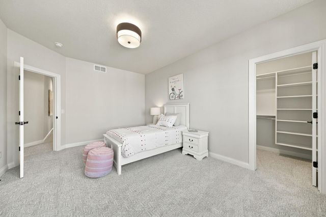 18742 Jarosite Court, Lakeville, MN 55044