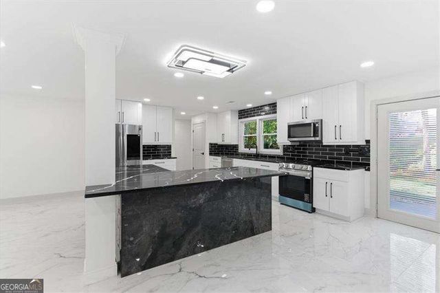 2281 FOX HOUND Parkway, Marietta, GA 30062