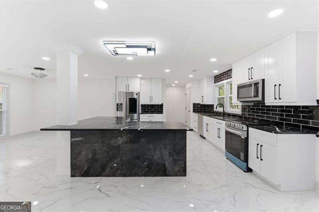 2281 FOX HOUND Parkway, Marietta, GA 30062