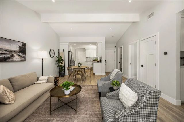 32 Acorn 15, Irvine, CA 92604