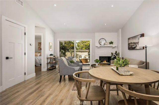 32 Acorn 15, Irvine, CA 92604