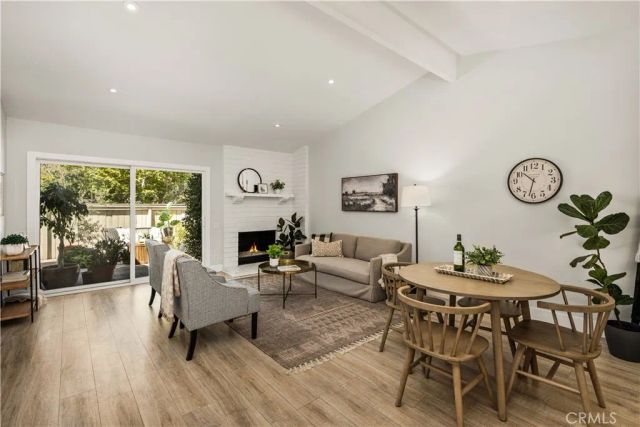 32 Acorn 15, Irvine, CA 92604