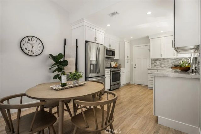 32 Acorn 15, Irvine, CA 92604