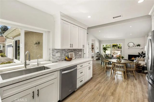32 Acorn 15, Irvine, CA 92604