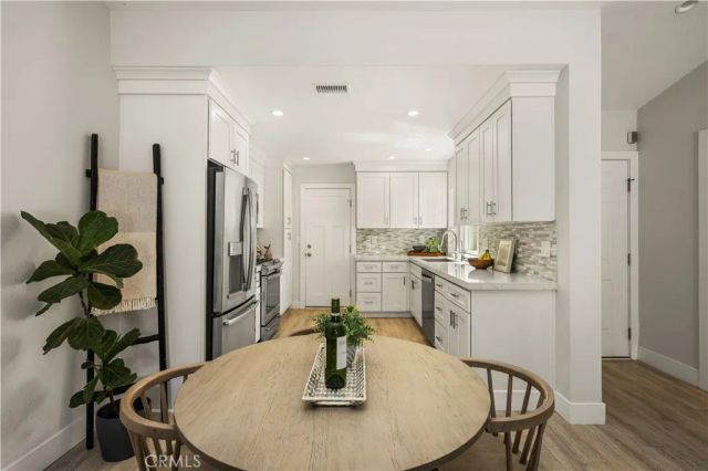 32 Acorn 15, Irvine, CA 92604