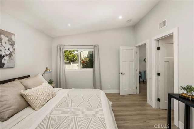 32 Acorn 15, Irvine, CA 92604