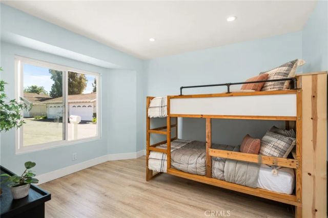 32 Acorn 15, Irvine, CA 92604