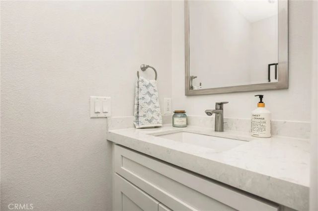 32 Acorn 15, Irvine, CA 92604
