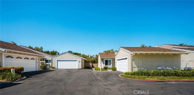 32 Acorn 15, Irvine, CA 92604