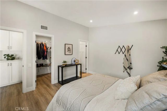 32 Acorn 15, Irvine, CA 92604