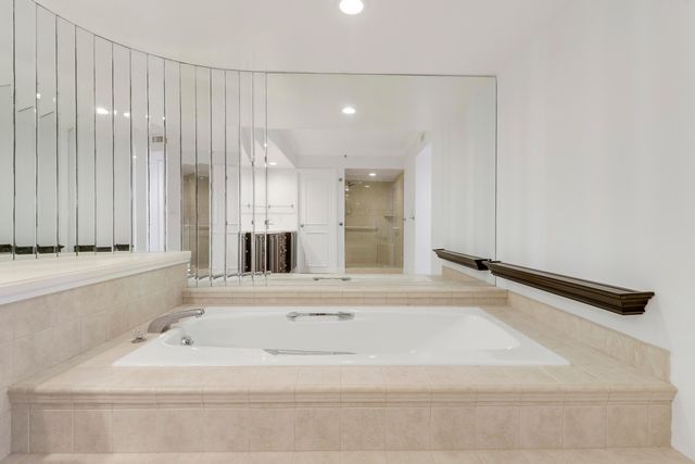 5380 N Ocean Drive 22j, Singer Island, FL 33404